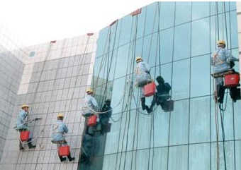 如何保證外墻清洗的安全性？
